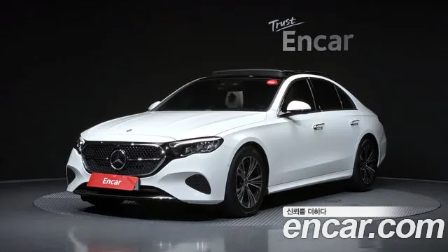 Mercedes-Benz E-Class 2025 — photo 1