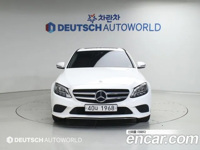 Mercedes-Benz C-Class 2019 — photo 1