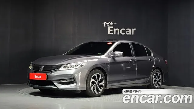 Honda Accord 2017 — photo 1