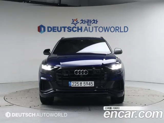 Audi Q8 2021 — photo 1