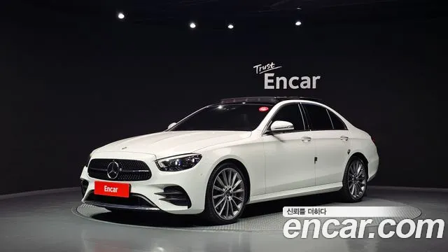 Mercedes-Benz E-Class 2022 — photo 1