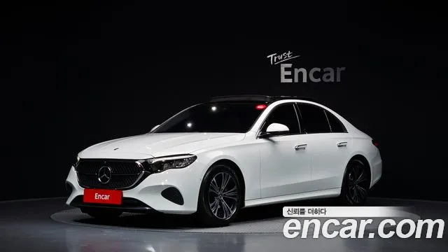 Mercedes-Benz E-Class 2024 — photo 1