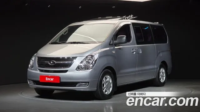 Hyundai Starex 2011 — photo 1