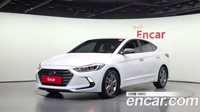 Hyundai AVANTE 2017 — photo 1