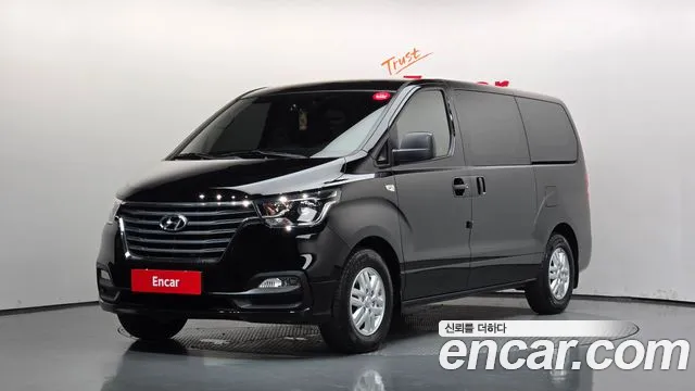 Hyundai Starex 2019 — photo 1