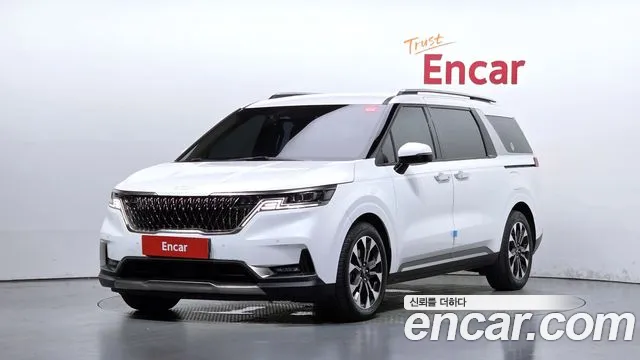 Kia Canival 2023 — photo 1