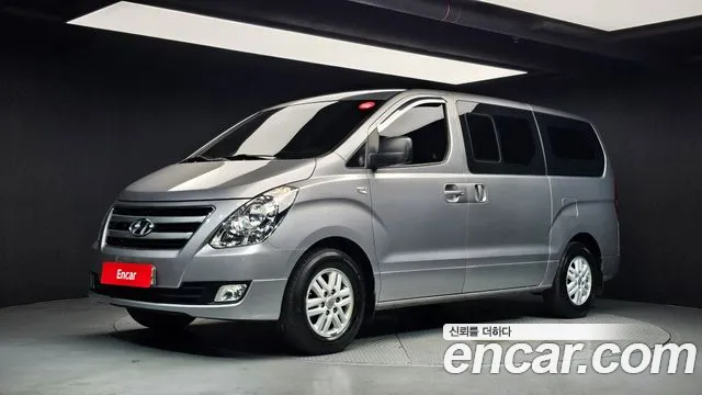 Hyundai Starex 2017 — photo 1