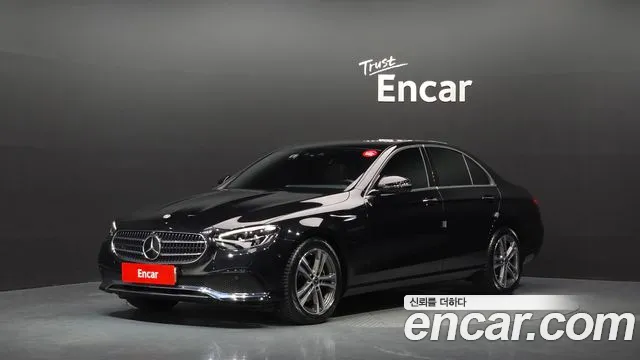 Mercedes-Benz E-Class 2023 — photo 1
