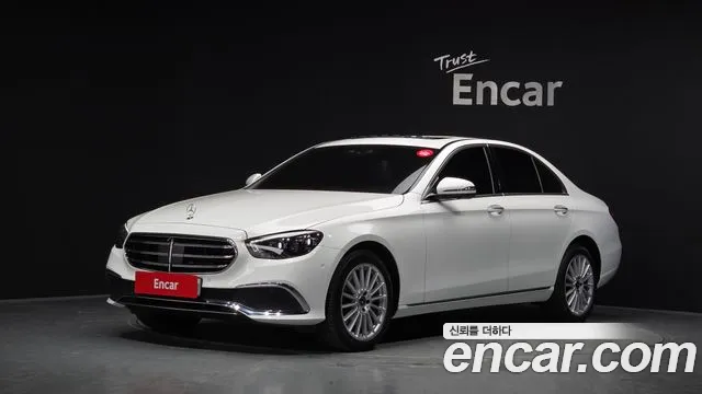 Mercedes-Benz E-Class 2023 — photo 1