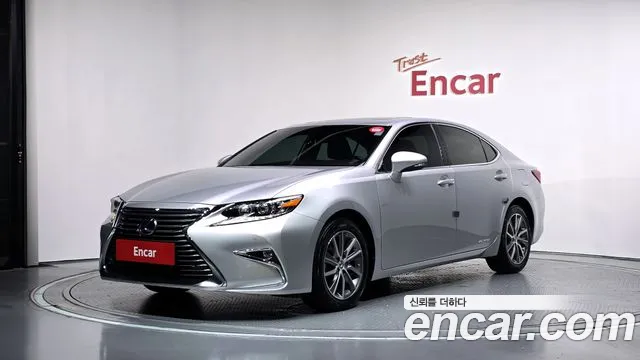 Lexus ES 2016 — photo 1