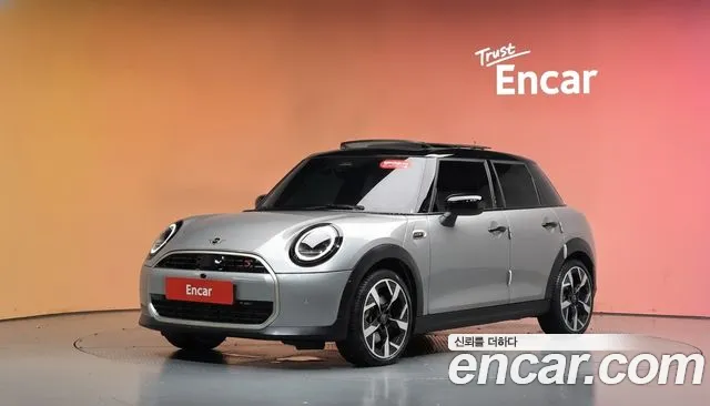 Mini Cooper 2026 — photo 1