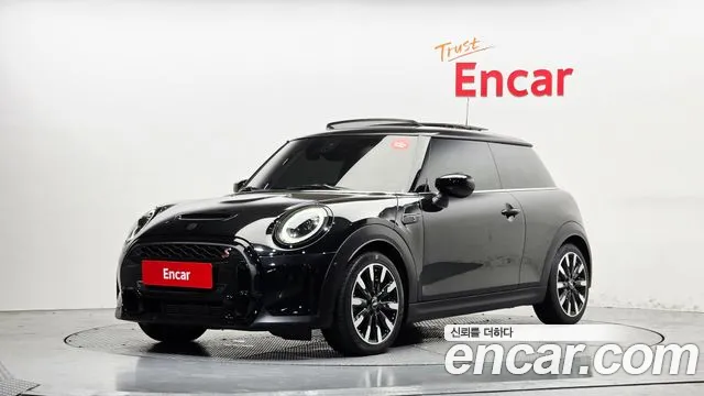 Mini Cooper 2023 — photo 1