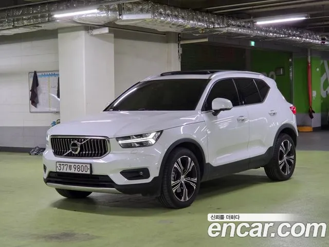 Volvo XC40 2020 — photo 1