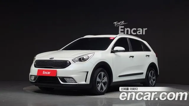 Kia Niro 2017 — photo 1