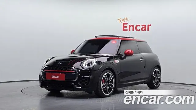 Mini Cooper 2016 — photo 1
