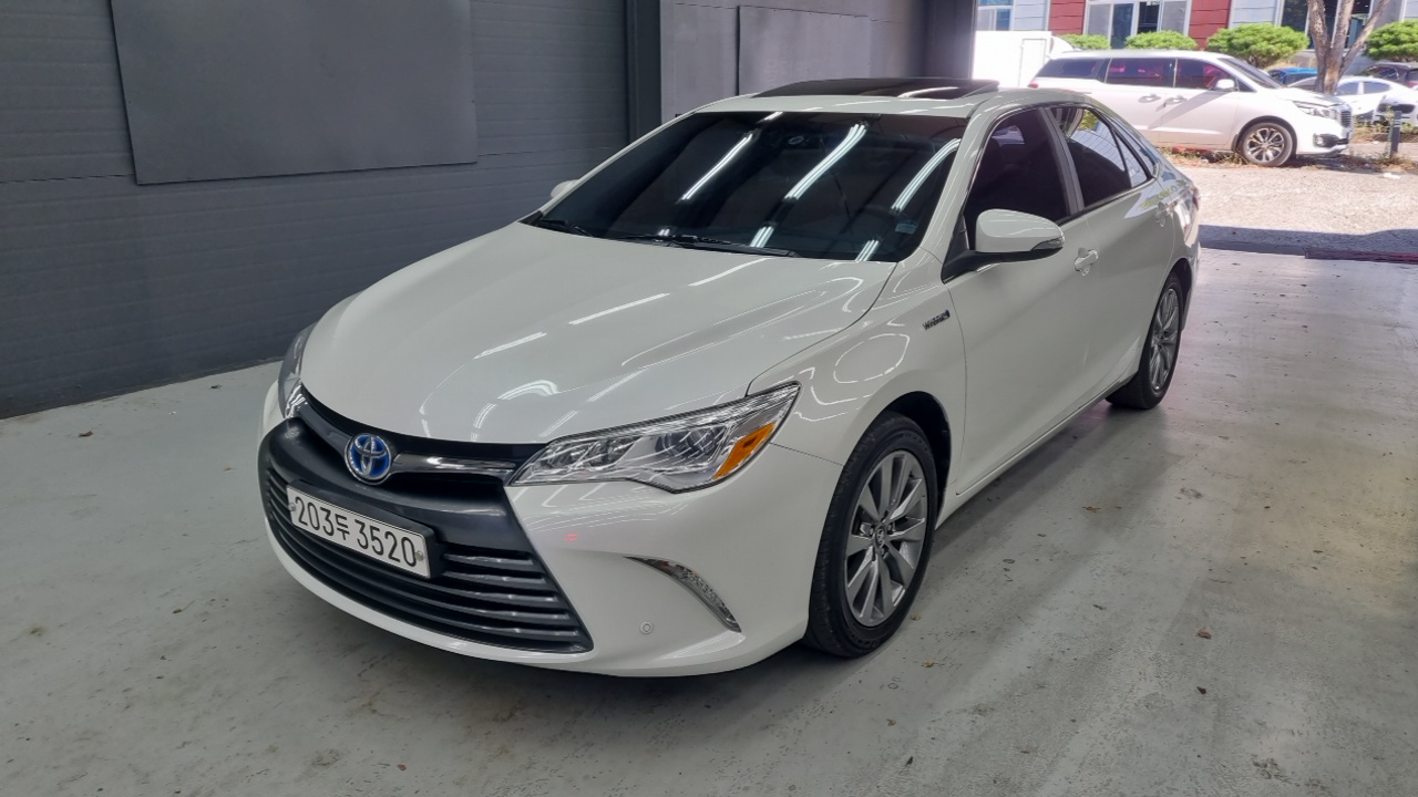 Toyota Camry 2016 — photo 1