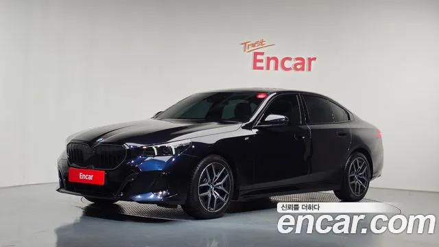 BMW 5-Series 2025 — photo 1