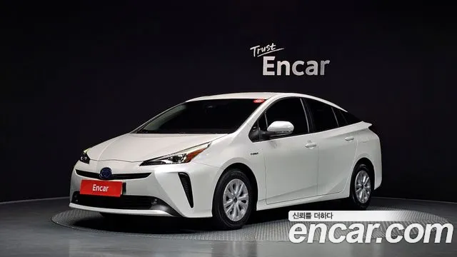 Toyota Prius 2022 — photo 1
