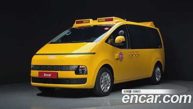 Hyundai Staria 2026 — photo 1