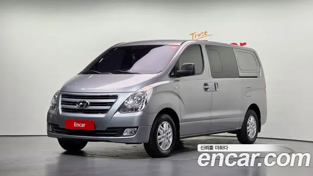 Hyundai Starex 2018 — photo 1