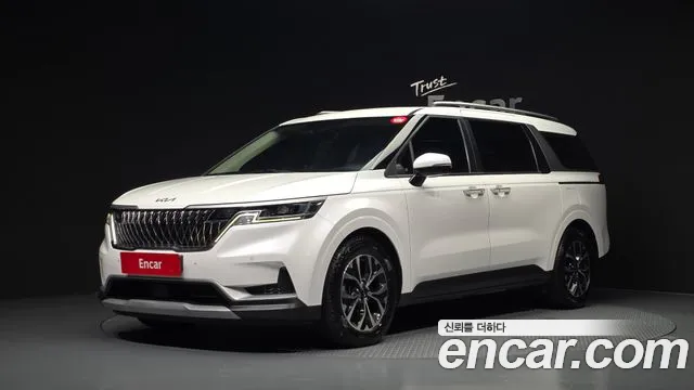 Kia Canival 2023 — photo 1