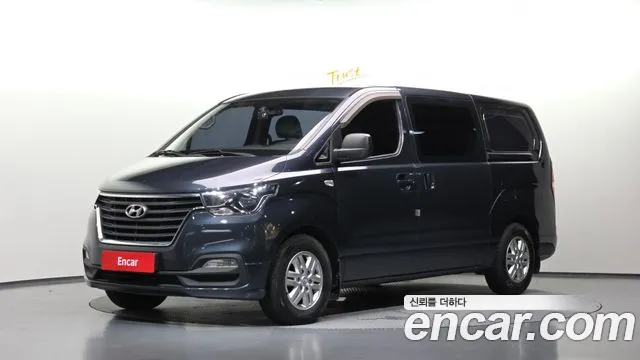 Hyundai Starex 2019 — photo 1