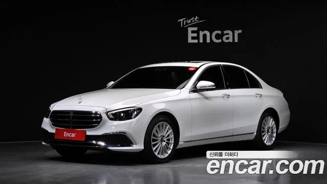 Mercedes-Benz E-Class 2022 — photo 1