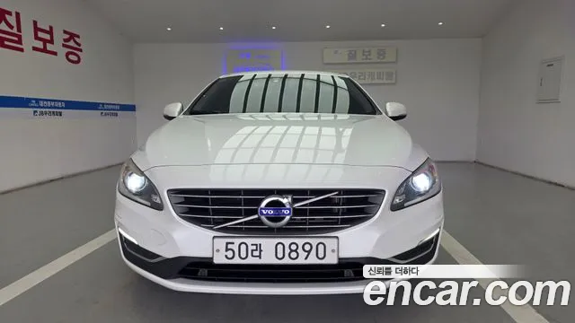 Volvo S60 2016 — photo 1