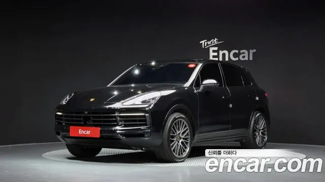 Porsche Cayenne 2023 — photo 1