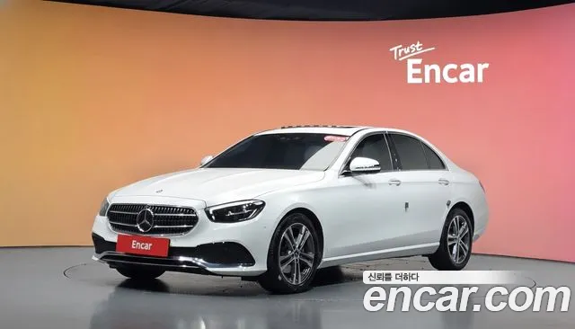 Mercedes-Benz E-Class 2023 — photo 1