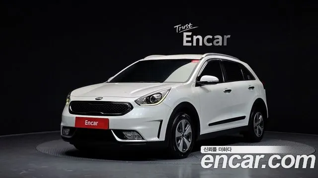 Kia Niro 2017 — photo 1