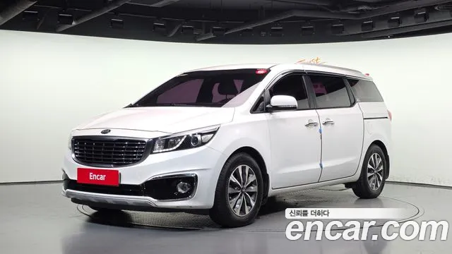 Kia Canival 2015 — photo 1