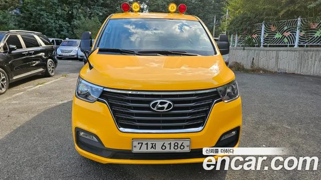 Hyundai Starex 2019 — photo 1