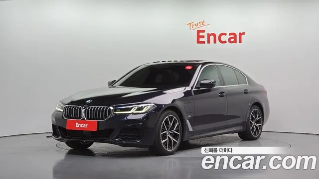 BMW 5-Series 2021 — photo 1