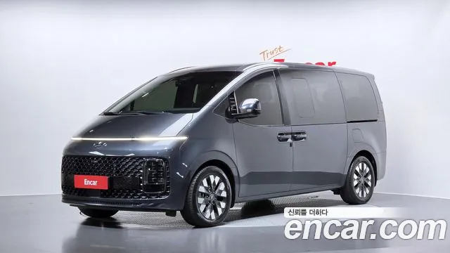 Hyundai Staria 2024 — photo 1