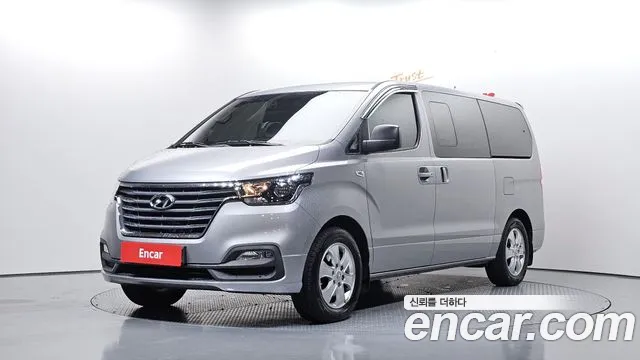 Hyundai Starex 2020 — photo 1