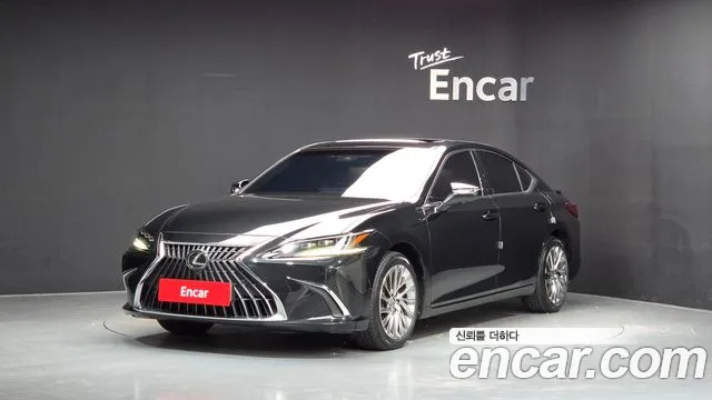 Lexus ES 2024 — photo 1