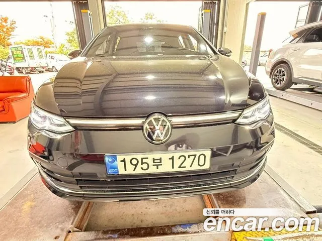 Volkswagen Golf 2022 — photo 1