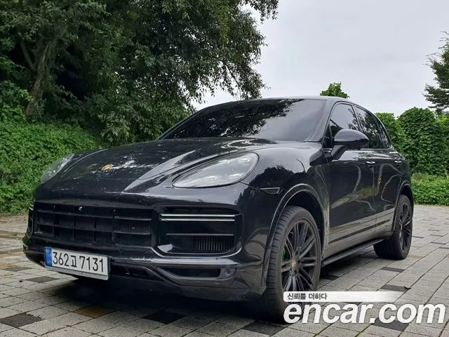 Porsche Cayenne 2013 — photo 1