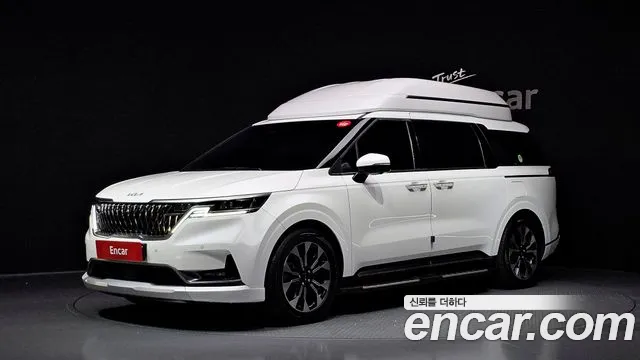 Kia Canival 2023 — photo 1