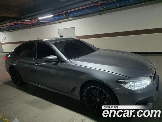BMW 5-Series 2017 — photo 1