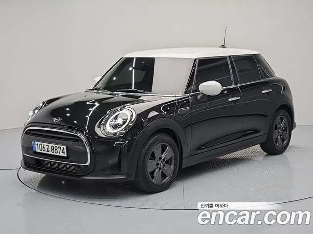 Mini Cooper 2023 — photo 1