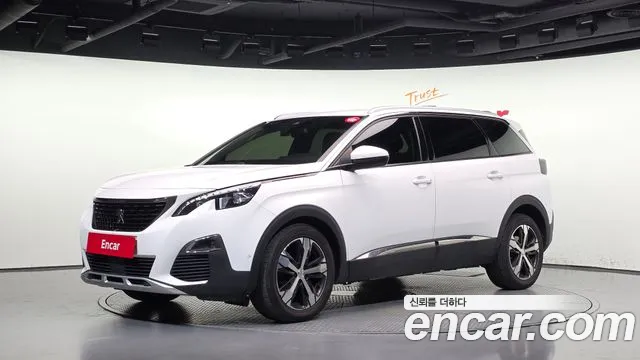 Peugeot 5008 2018 — photo 1