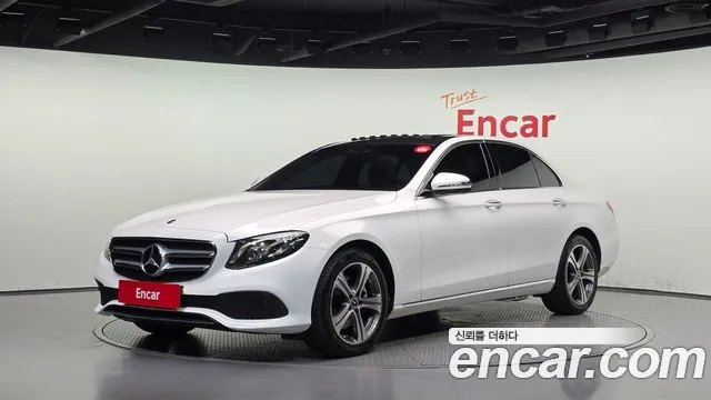 Mercedes-Benz E-Class 2019 — photo 1