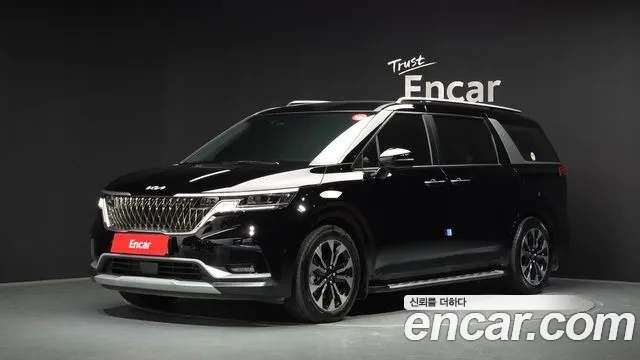 Kia Canival 2023 — photo 1