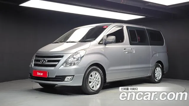 Hyundai Starex 2017 — photo 1