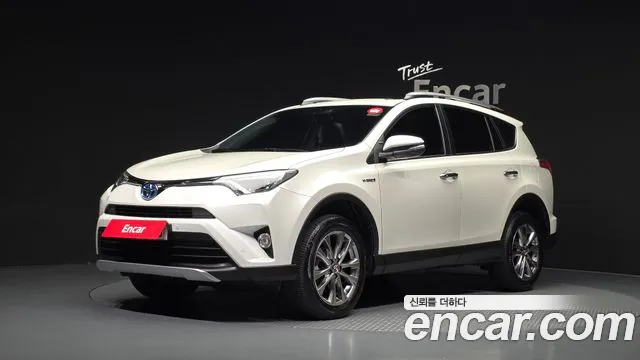 Toyota RAV4 2018 — photo 1