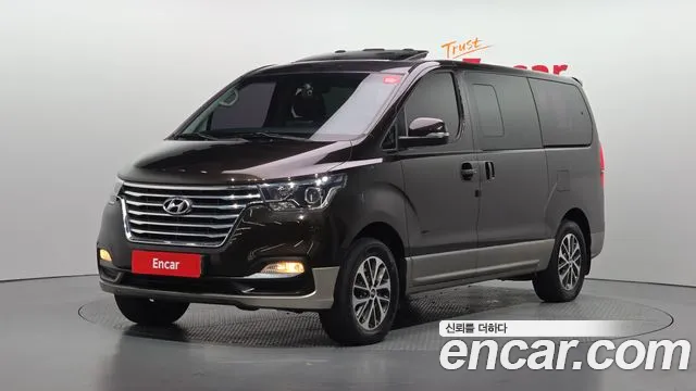 Hyundai Starex 2019 — photo 1