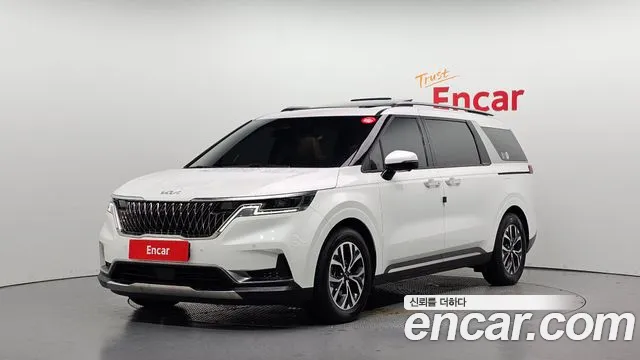 Kia Canival 2023 — photo 1