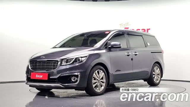 Kia Canival 2015 — photo 1